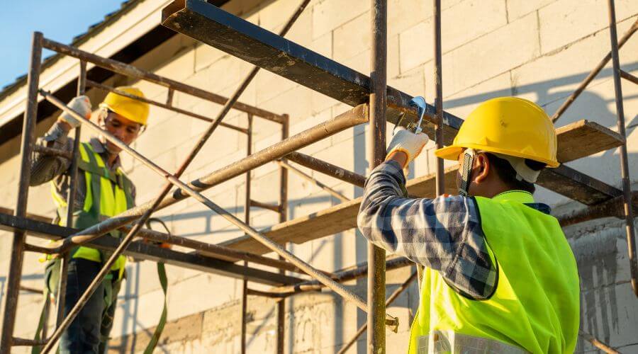 Professional residential roofers in Carroll, IA